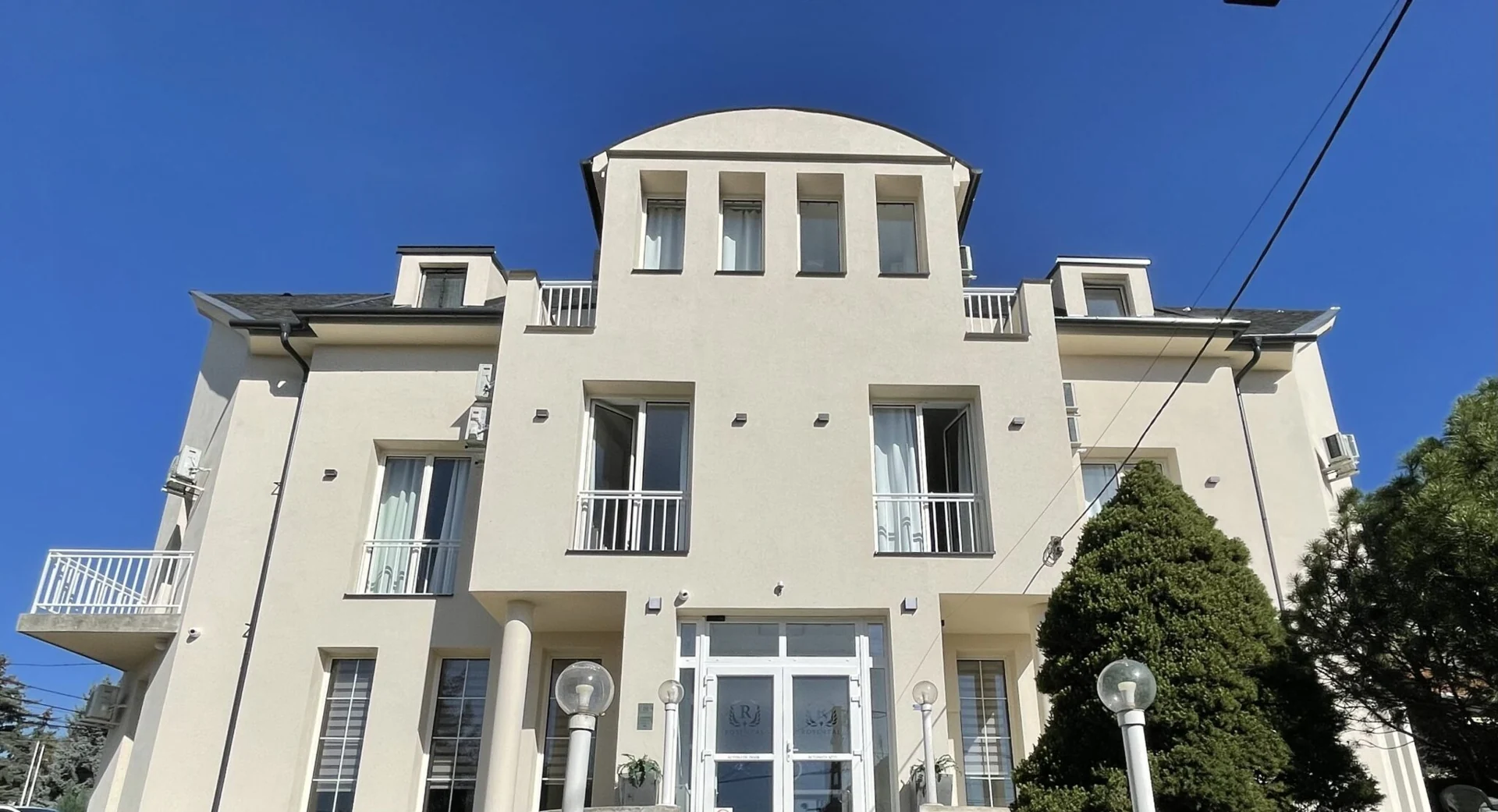 בניין המרכז הרפואי הדנטלי Rosental Dental בבודפשט, הונגריה