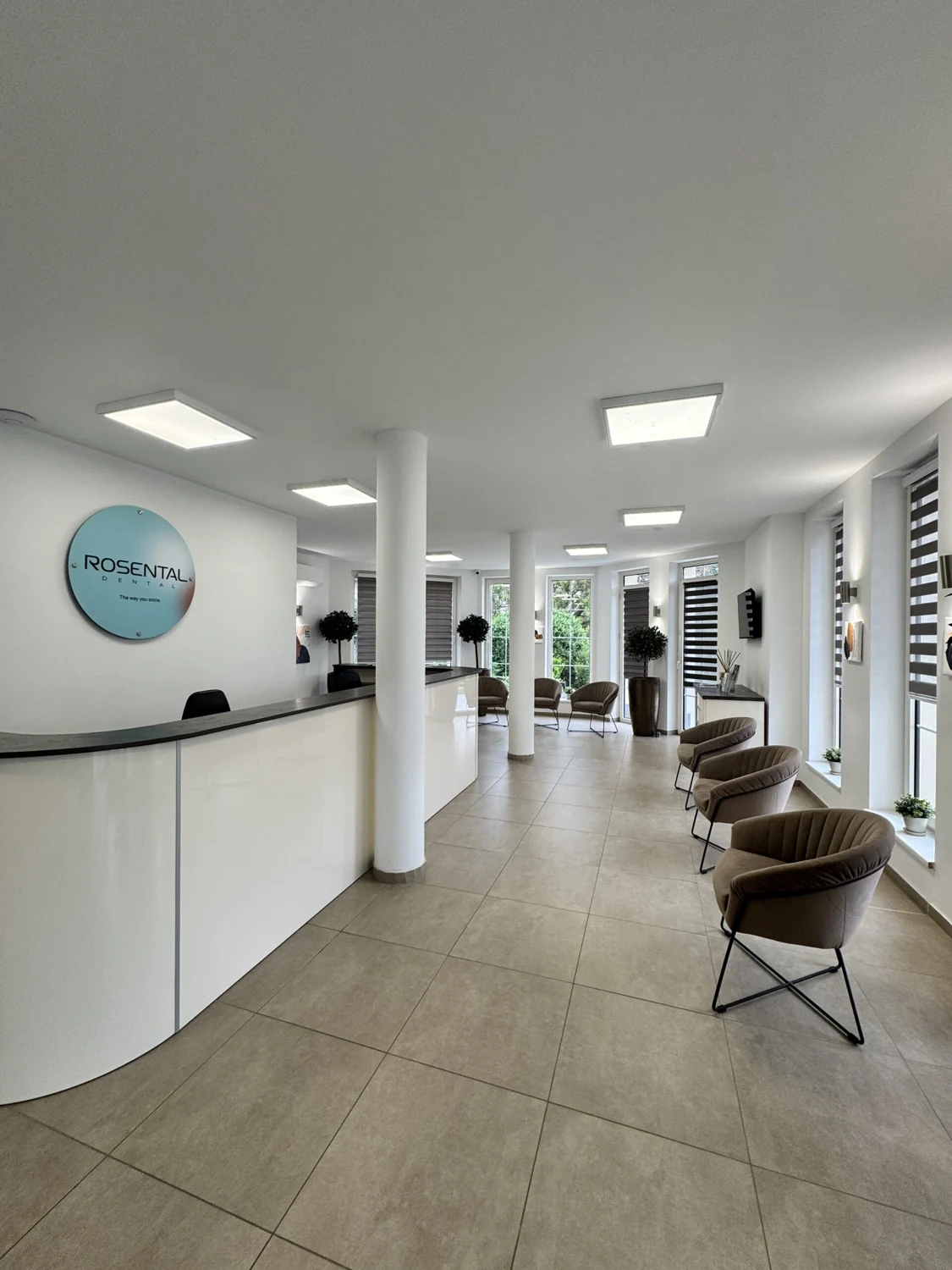 אזור הקבלה במרכז הרפואי הדנטלי Rosental Dental
